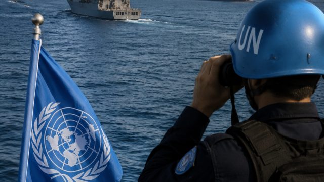 UN Plans Evacuation of Sailors from Strait of Hormuz Amid Tensions